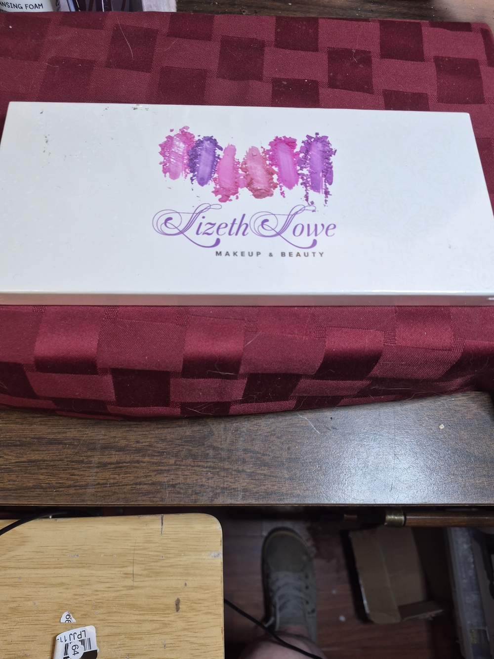 NEW Factory Sealed Lizeth Lowe 15-Shade Eyeshadow Palette - Vegan